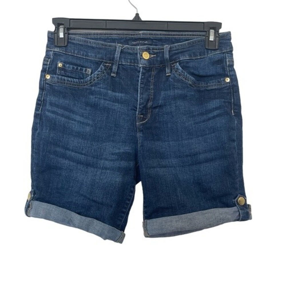 Tommy Hilfiger Cuffed Jean Shorts. Medium Wash. Size 6.
